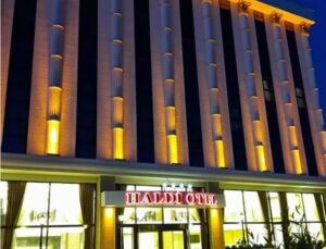 هتل هالیدی این ( Holiday Inn ) وان | اقامتی لوکس با استخر سرپوشیده