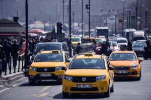 تاکسی‌های شهری وان ترکیه: قیمت‌گذاری بر اساس تاکسی‌متر و نکات ضروری برای مسافران