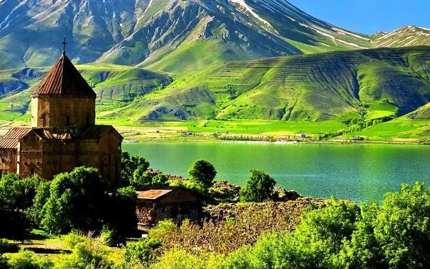 بهترین زمان برای سفر به وان ترکیه: راهنمای جامع فصل به فصل