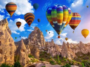 معرفی شهر کاپادوکیه؛ سرزمین شگفتیها و داستانهای بیپایان