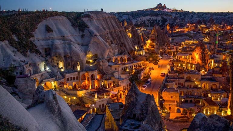 معرفی شهر کاپادوکیه؛ سرزمین شگفتی‌ها و داستان‌های بی‌پایان