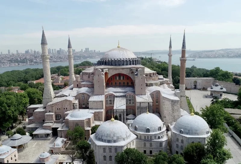 مسجد ایاصوفیه استانبول: گواه تاریخ پر فراز و نشیب دو امپراتوری بزرگ