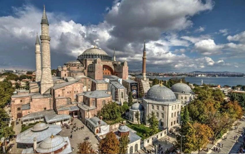 مسجد ایاصوفیه استانبول: گواه تاریخ پر فراز و نشیب دو امپراتوری بزرگ